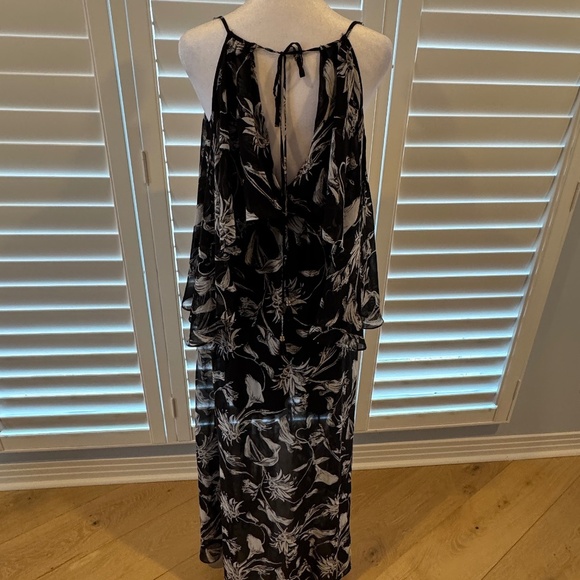 White House Black Market Black and White Sundress Sz 6 - Picture 7 of 9